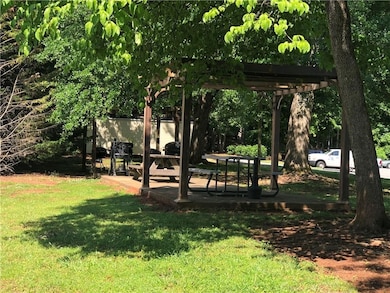 Common area, grills and tables available