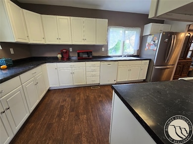 6 S 4th St, Plevna, MT 59344 - photo 3