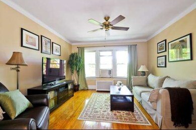 2051 W Ainslie St unit 2W, Chicago, IL 60625 - photo 2