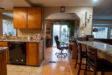 159 Keystone Ct, Central Point, OR 97502 - photo 3