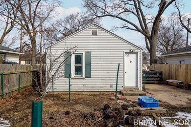 6-web-or-mls-924 34th St SW, Wyoming-6