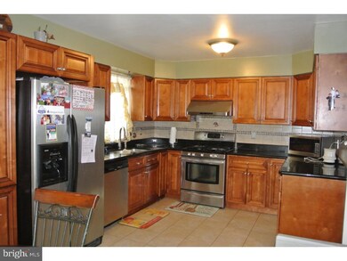 216 W 7th St, Lansdale, PA 19446 - photo 3