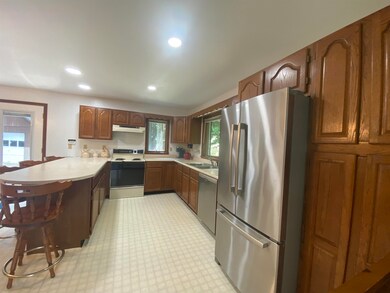 47 Lola Dr, Rutland, VT 05701 - photo 4