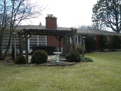 1225 Foxglove Dr, Batavia, IL 60510 - photo 2