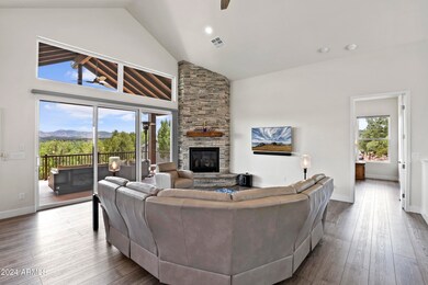 Living Room (4)