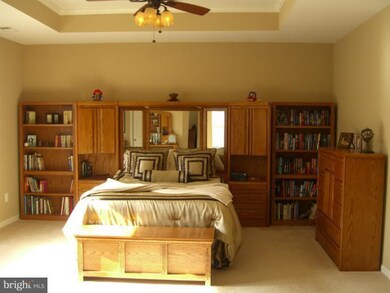 4865 Royal Coachman Dr, Elkridge, MD 21075 - photo 4