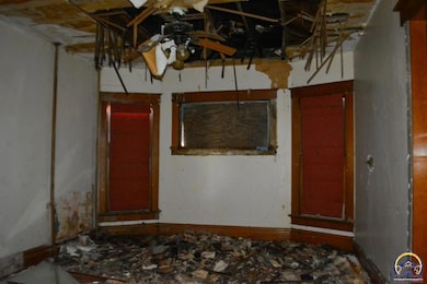 1021 SW Polk St, Topeka, KS 66612 - photo 7