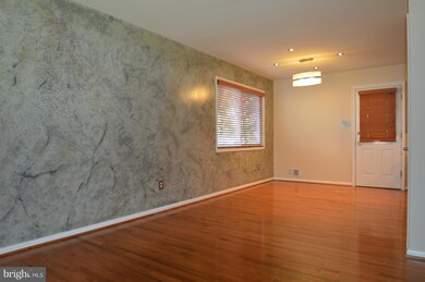 6815 Hastings Dr, Capitol Heights, MD 20743 - photo 3