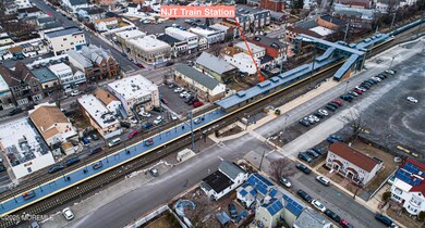 527 John St-11