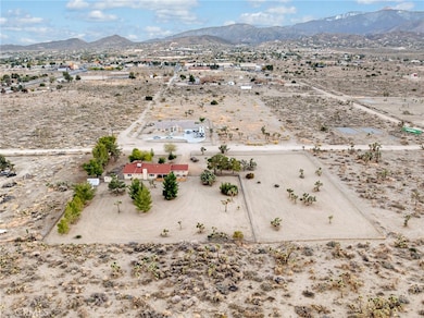 3996 Yucca Terrace Dr, Phelan, CA 92371 - photo 6