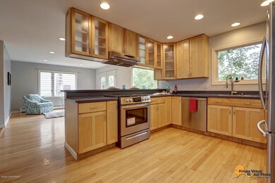 Big Kitchen-Room for several cooks!