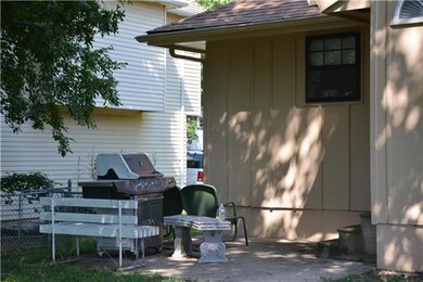 817 NW 19th St, Blue Springs, MO 64015 - photo 3