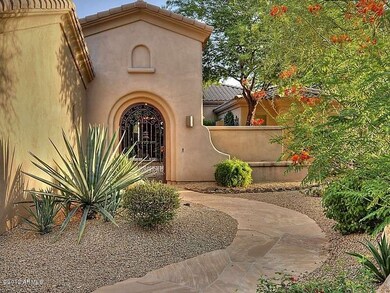 tour892001_Front Entrance_800_600