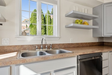 7 Brooks St, Salem, MA 01970 - photo 4