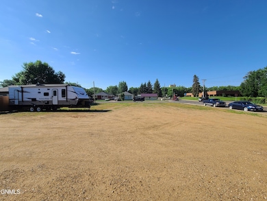 9 9th St E, Dickinson, ND 58601 - photo 3