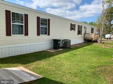 112 Berts Dr, Lothian, MD 20711 - photo 2