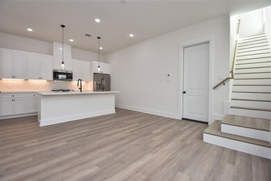 4611 Lavatera St, Houston, TX 77018 - photo 6