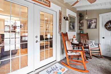 08-Porch 1B