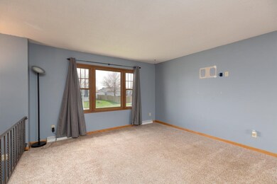 3912 Onawa Dr, Waterloo, IA 50701 - photo 4