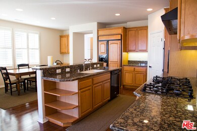 22412 Majestic Ct, Saugus, CA 91390 - photo 5