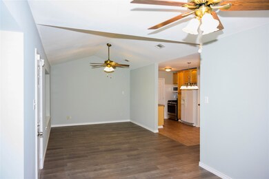 9903 Southport Dr, Houston, TX 77089 - photo 3