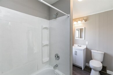 808 D Ave NW, Cedar Rapids, IA 52405 - photo 6