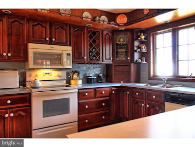 4509 Stoudts Ferry Bridge Rd, Reading, PA 19605 - photo 4