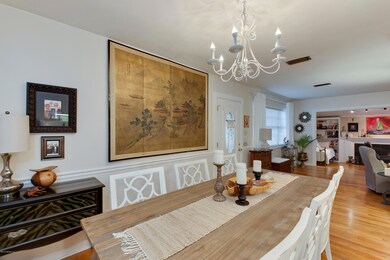 Dining Area/Entryway
