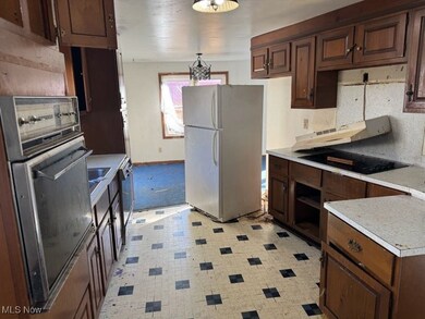 675 Jefferson Ave, Cambridge, OH 43725 - photo 5