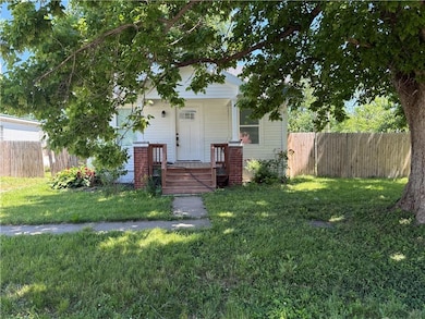 410 E Elm St, Orrick, MO 64077 - photo 2