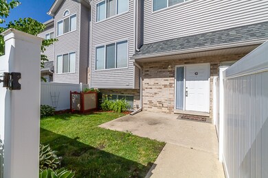 381 Park Ridge Ln unit G, Aurora, IL 60504 - photo 3