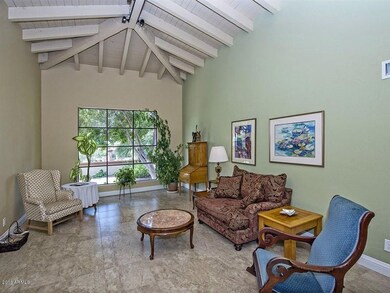 004_Living Room