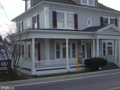 305 Main St, New Windsor, MD 21776 - photo 3