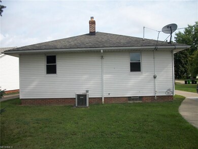 Back of home - neat and clean (and air conditioned