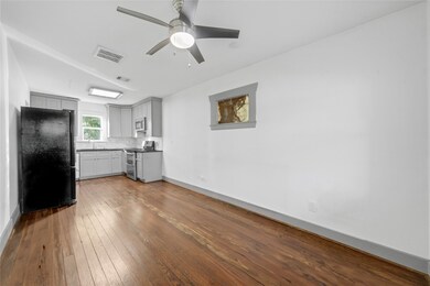 306 E 33rd St, Houston, TX 77018 - photo 6