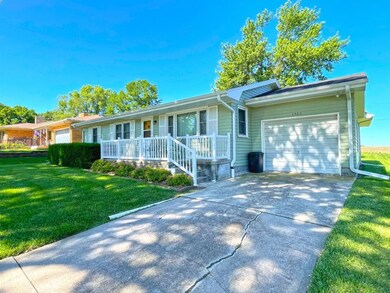 1502 Maple St, Shenandoah, IA 51601 - photo 3