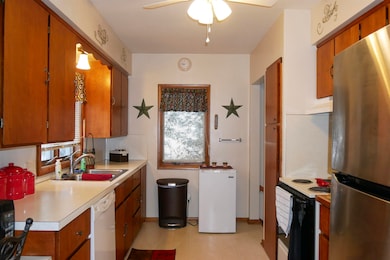 401 Pine St, Athens, WI 54411 - photo 3