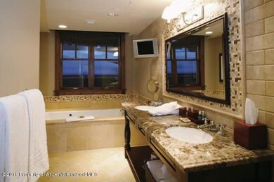 415 E Dean Unit 52 Wks 51&52, Aspen, CO 81611 - photo 6