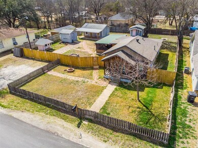 315 Chase Ave, Cleburne, TX 76031 - photo 5