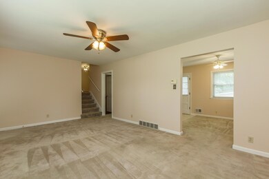 6008 Applegate Ln, Louisville, KY 40219 - photo 7