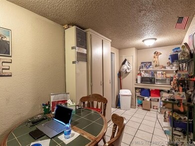 304 W 8th St, Claremore, OK 74017 - photo 7