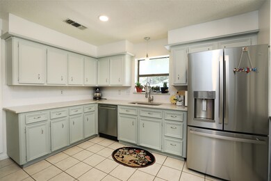 14111 Limerick Ln, Tomball, TX 77375 - photo 6