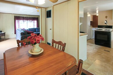 21 Shadycrest Dr, Nashua, NH 03062 - photo 6