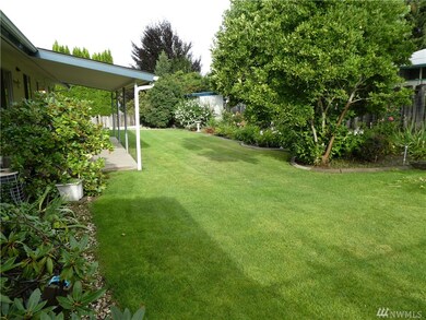 709 NE Gormley St, East Wenatchee, WA 98802 - photo 2