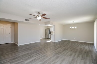 004-photo-living-room-7837407