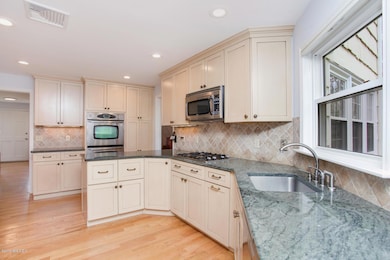 28 Revere Rd, Riverside, CT 06878 - photo 4