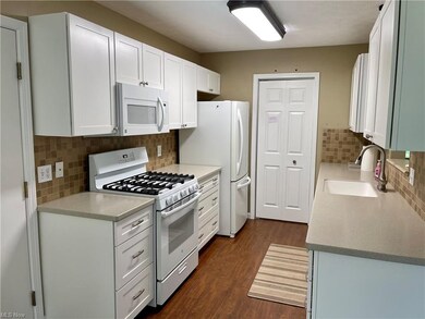 Kitchen remodel 2019 w/solid surface corian counte
