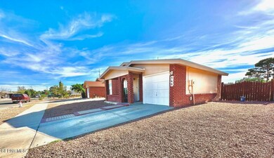 360 Barrel Cactus Dr, Horizon City, TX 79928 - photo 3