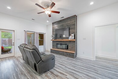 2006 Clay St, Mabank, TX 75147 - photo 4