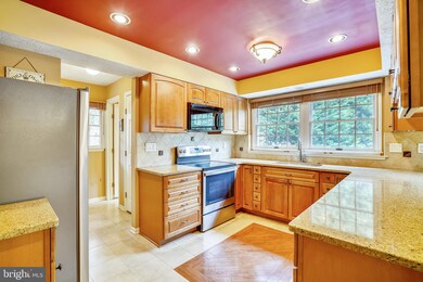 6920 Newberry Dr, Columbia, MD 21044 - photo 4